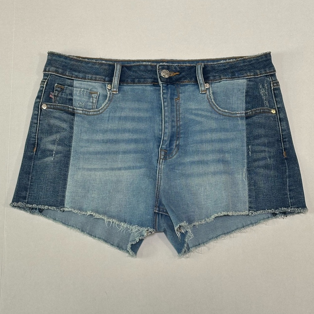 Vigoss Distressed Patchwork Frayed Hem Denim Shorts Size 8 NWOT light wash